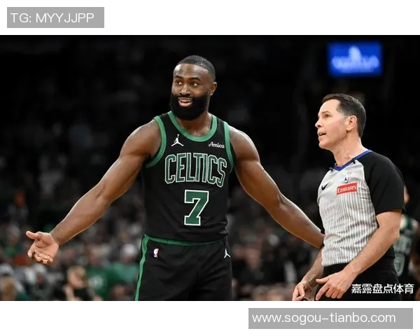 怀特回应布朗无缘月最佳称其为球队绝对核心不解评选规则